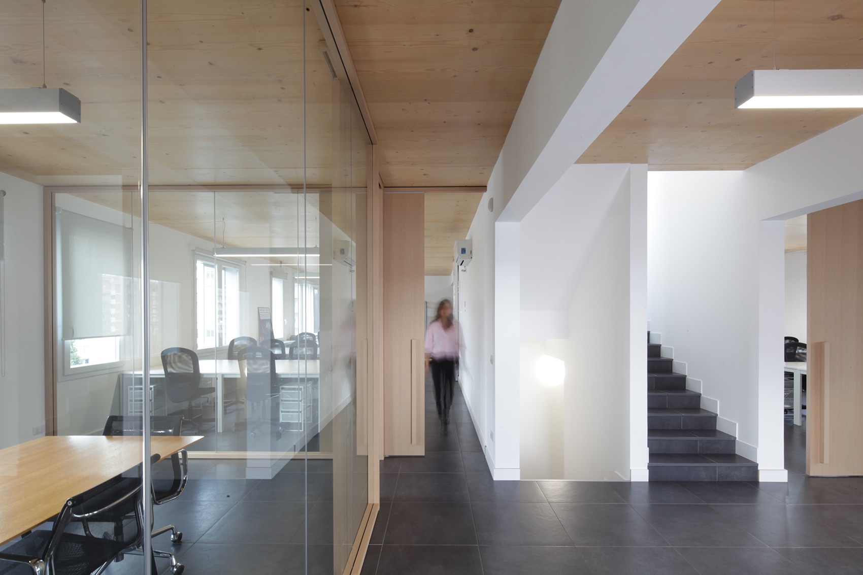 It建筑工作室位于意大利罗马的新总部办公室设计A Look Inside It’s Studio’s Minimalist HQ in Rome