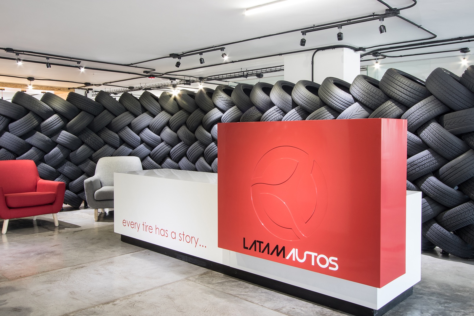 LatAm Autos公司位于墨西哥的工业风格办公室设计（A Tour of LatAm Autos’ Industrial Style Office in Mexico City）