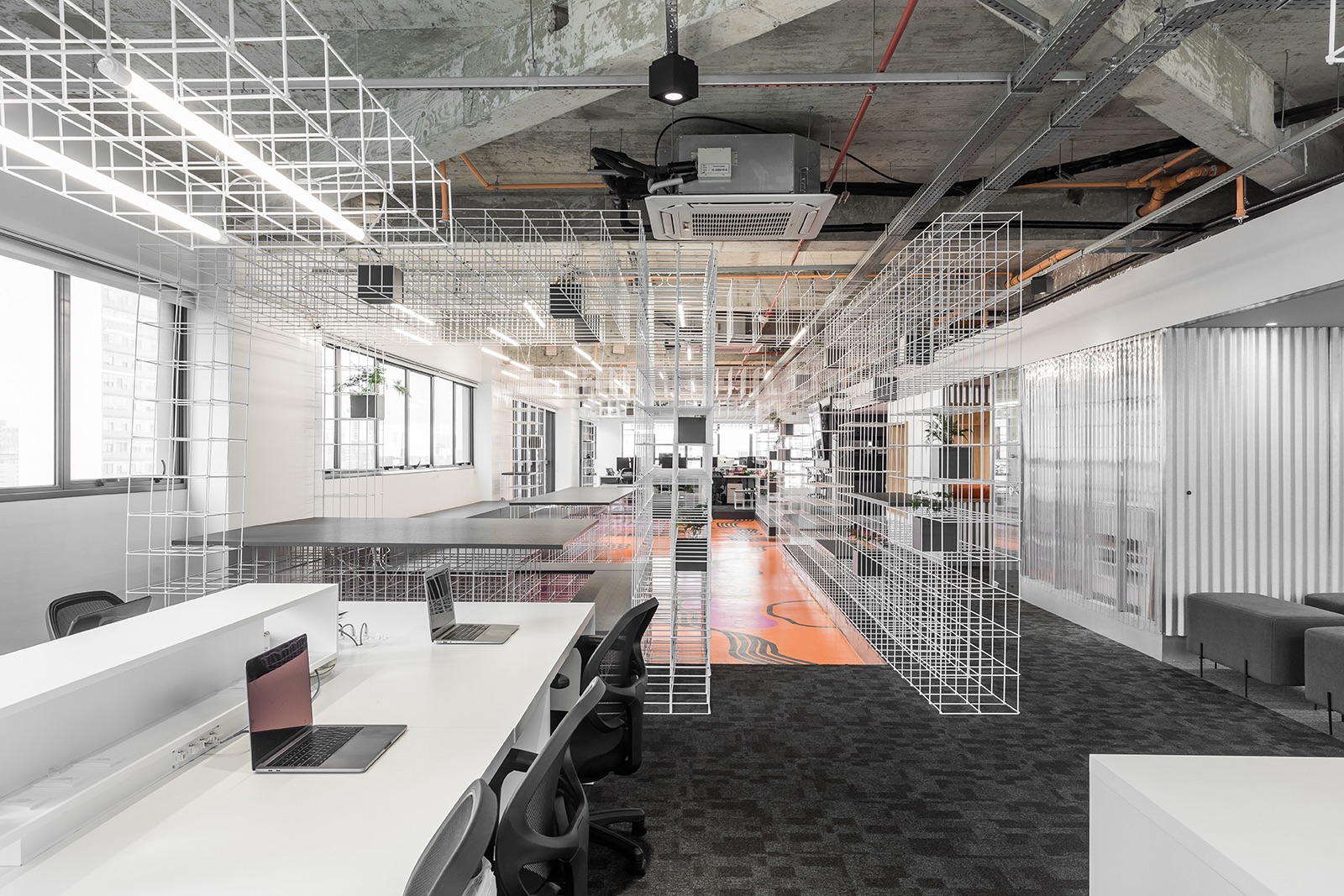 Master and So What位于库里蒂巴的新办公室设计A Tour of Master + So What’s New Offices in Curitiba