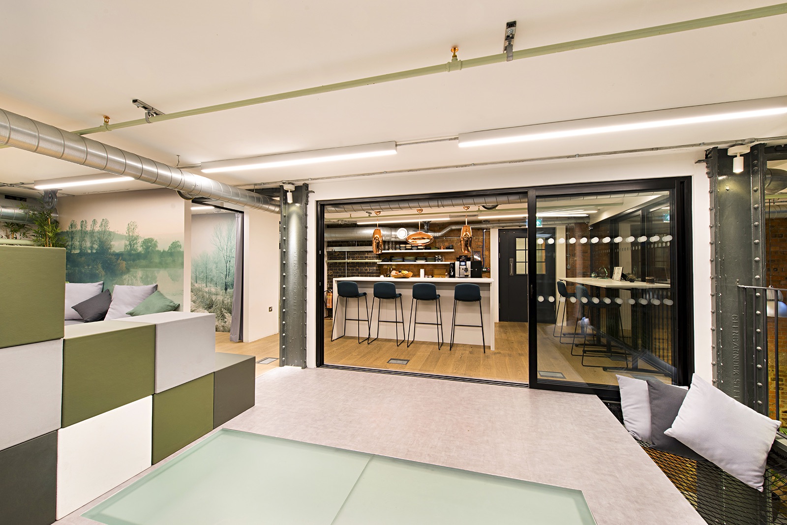 伦敦私人金融公司办公室设计（Inside Private Financial Company Offices in London）