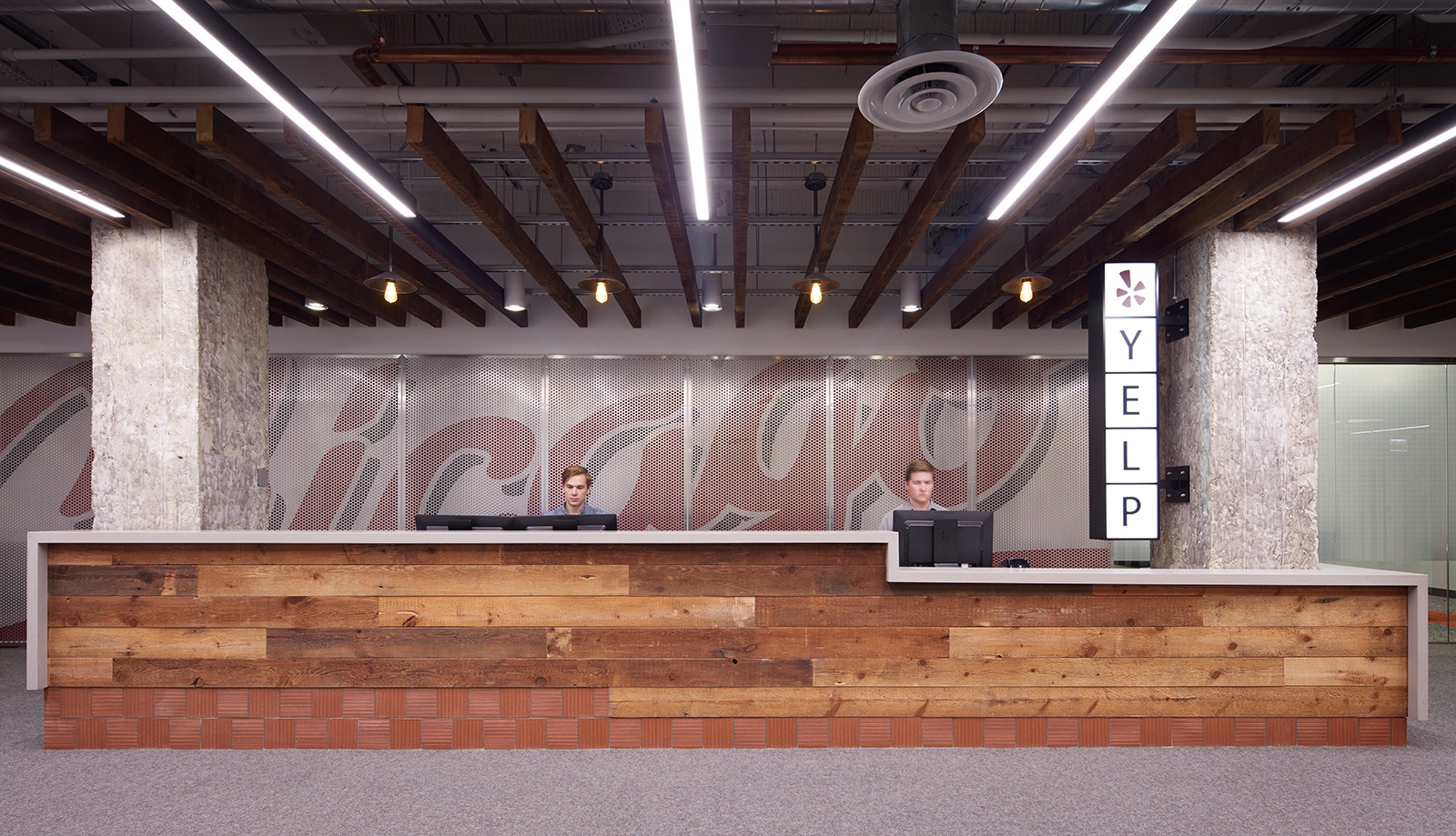 Yelp公司位于伊利诺伊州芝加哥的中西部办公室设计A Tour of Yelp’s Chicago Office Expansion