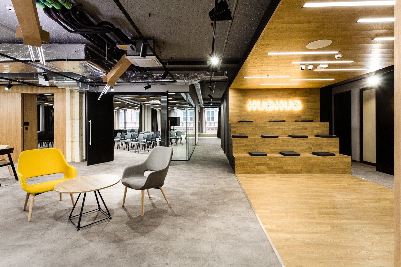 Inside HubHub’s Coworking Space in Prague – ARA