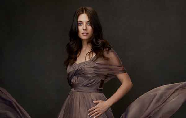 Signature Light – The Portrait Masters