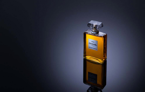 Perfume Product Shoot Post Production – Karl Taylor Education