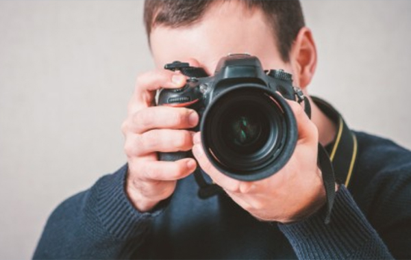 DSLR Cameras Made Simple: Take Pictures With Confidence