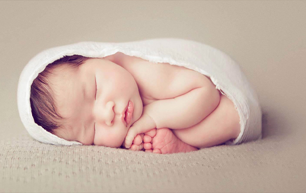 Newborn Posing with Kelly Brown