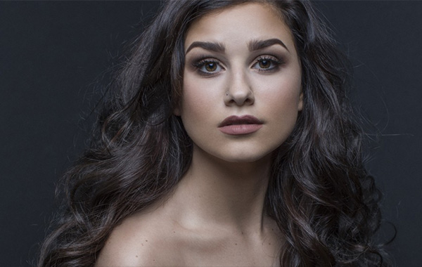 The Retouching Series: Flyaways for Curly Hair