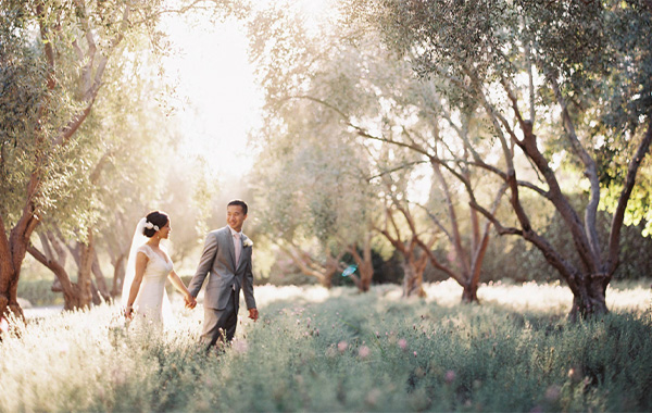 Lighting and Posing for Wedding Photographersby by Caroline Tran