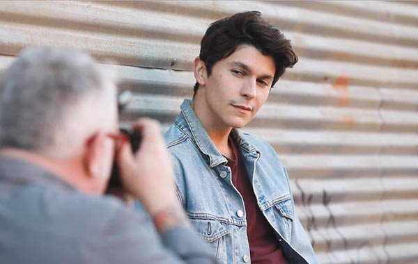 The Craft of Portrait Photography with Zack Arias: Portrait Session Outdoors – The Portrait Masters