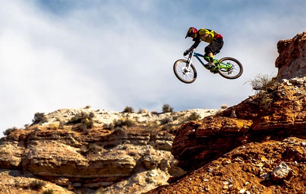 极限运动摄影教程-捕捉动作和速度-Adventure Sport Photography: Capture Action and Speed with Reuben Krabbe