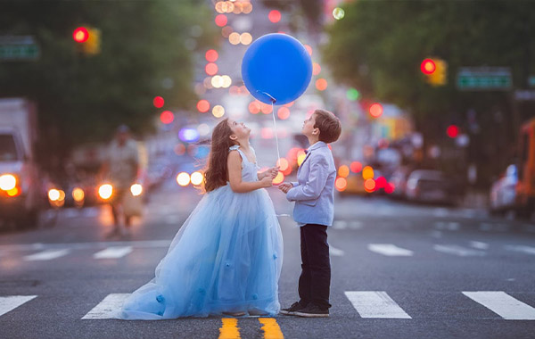 小女孩男孩蓝色气球照片后期处理调色视频教程-Big Blue Balloon: Post Processing — Meg Bitton