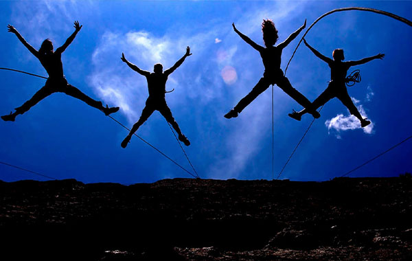 个人风格野外探险摄影视频教程-Lifestyle & Adventure Photography by Lucas Gilman – CreativeLive