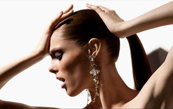 自然光和人工光拍摄出不同场景-灯光摄影视频教程-Lighting The Scene by Nigel Barker