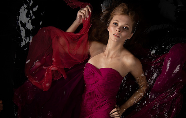 水中美人鱼拍摄人像摄影视频教程-Creative Portrait Series BY RICHARD WOOD – Mermaid in Water Shoot – The Portrait Masters