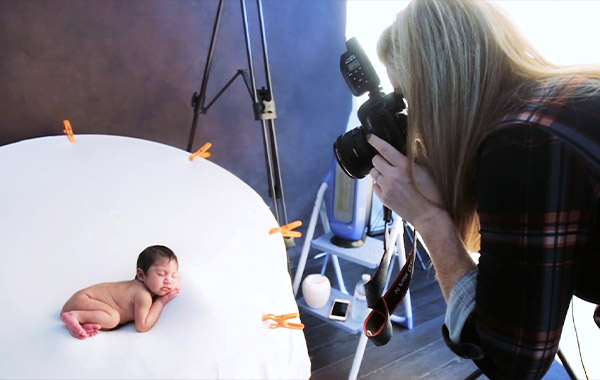 新生儿婴儿拍照摆姿势视频教程-Newborn Posing Flow – Rachel Vanoven