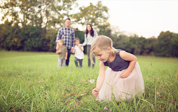家庭合影全家福拍摄技巧摄影视频教程-CreativeLive – Family Group Posing