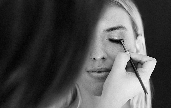 私房系列-私房照化妆头发造型内衣穿着等视频教程-The Boudoir Series: Styling for Boudoir