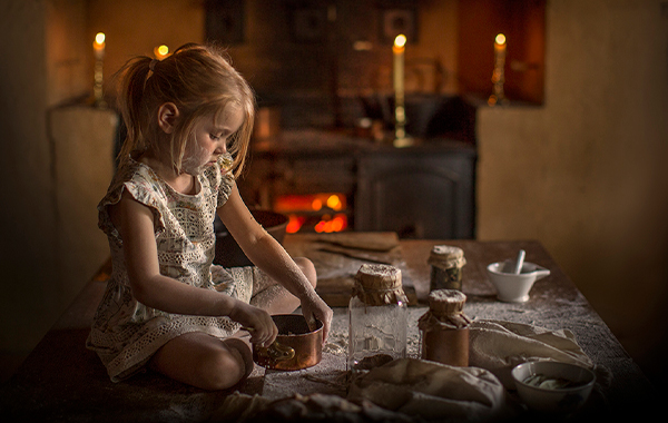 小女孩食物照片后期调色处理视频教程-Elena Shumilova Editting Videos 1704 English
