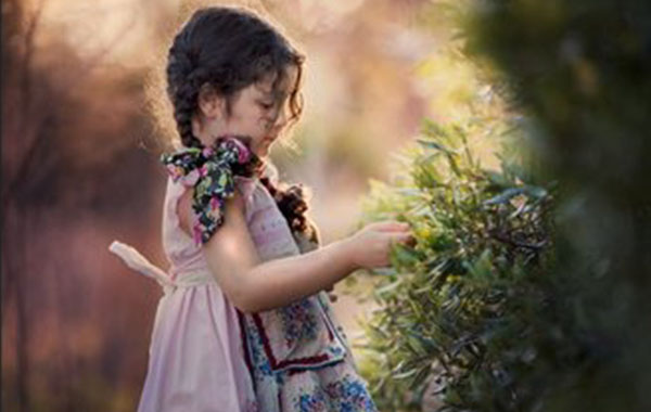 PS使用曲线和颜色查找调亮图像技巧视频教程-From Dark to Light Tutorial – Liss Perrier