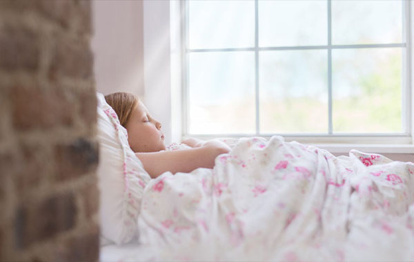 甜美熟睡小女孩照片后期调色修饰视频教程-May Slumber — Meg Bitton