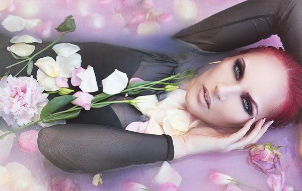 利用自然光拍摄时尚人像照片摄影视频教程-The Art Of Creativity In Fashion Photography by Amanda Diaz