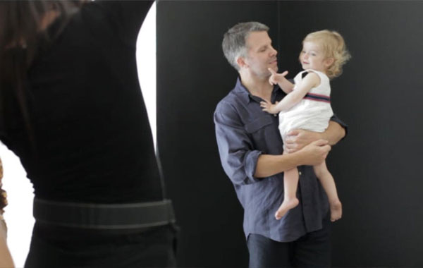 父女婴儿合照姿势摄影视频教程-Father & Daughter (toddler) with Sue Bryce