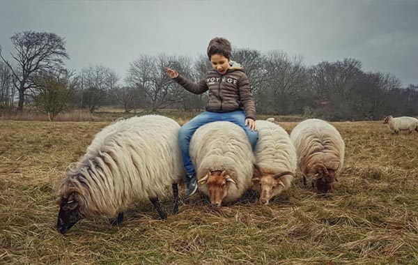 手机或者普通相机利用自然光拍摄出好的照片-Smartphone photos and natural light composites part 2 by Adrian Sommeling