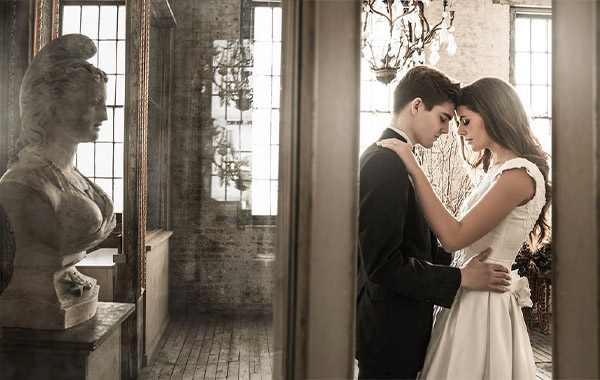 人像摄影摆姿势基础视频教程-婚礼情侣家庭等姿势-Posing 101: Couples, Weddings and Families by Lindsay Adler – CreativeLive