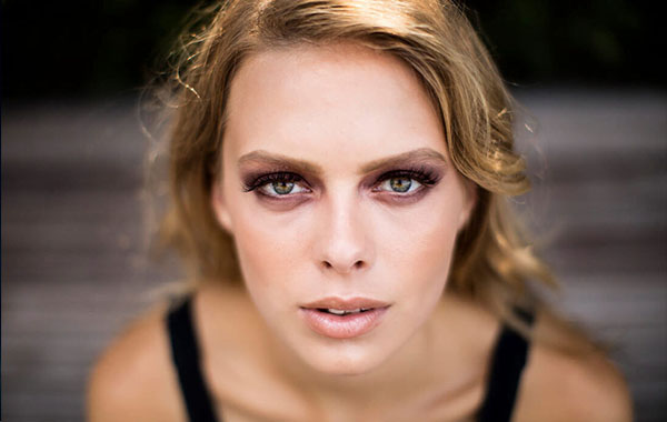 人像摄影中人像脸部拍摄技巧视频教程-Posing: Faces – Lindsay Adler Photography