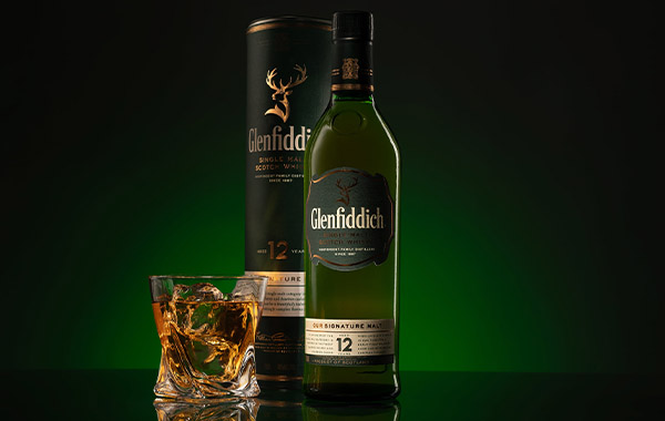 产品广告摄影视频教程-饮料酒等拍摄-Advertising Beverage Photography – Photigy