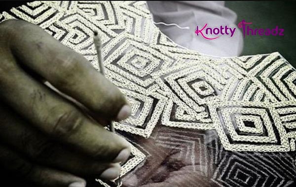 如何在Aari或Maggam中进行基本的链式缝制-How to Make Basic Chain Stitch in Aari or Maggam Work