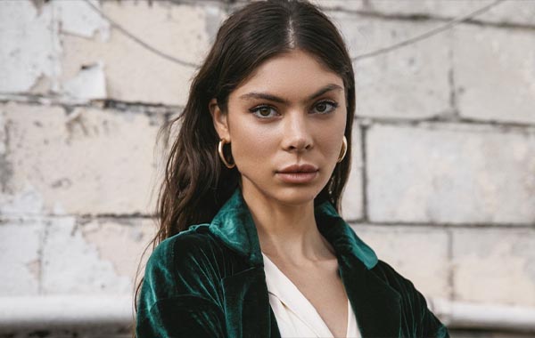 人像摄影：拍摄和编辑Instagram值得拍摄的照片-Portrait Photography: Shoot and Edit Instagram-Worthy Shots with Jessica Kobeissi