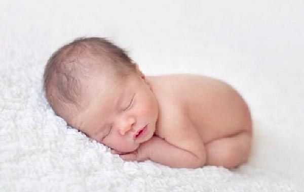 婴儿新生儿摄影基础知识视频教程-Little Posers Newborn Photography Basics Video by Lana Bell