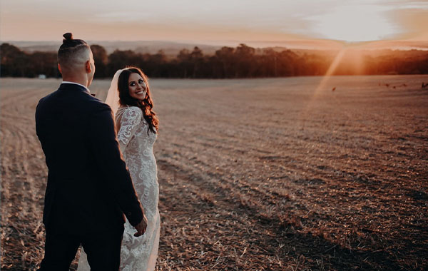 现代婚礼艺术摄影视频教程-The Big Day The Artistry and Workflow of a Modern Wedding with Emma MaCaulay