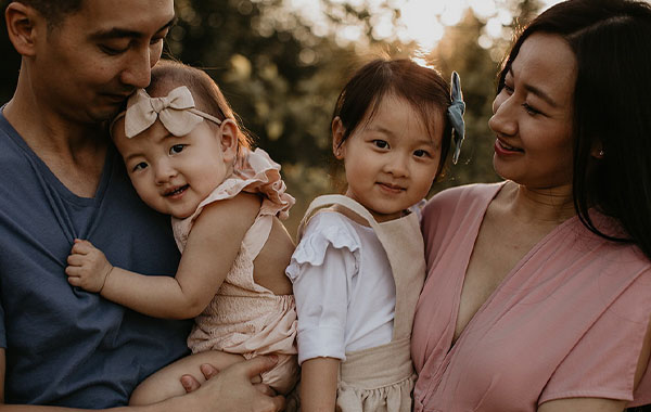 家庭儿童摄影室内外拍摄视频教程-Embrace the Chaos A Guide to Lifestyle Family Photography by Julie Christine