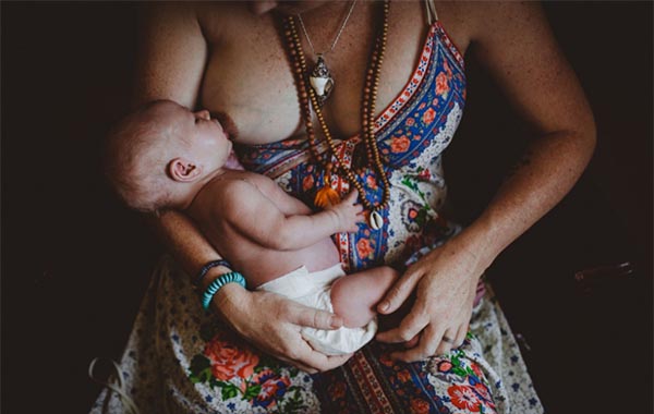 伟大母爱故事拍摄视频教程-Beautifully Raw Motherhood Stories with Keziah Kelsey