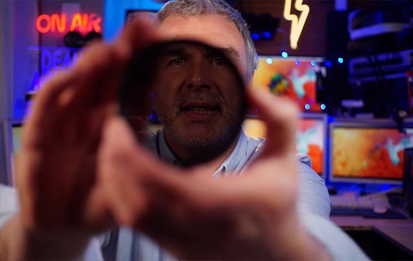 DSLR / Smartphone Intergrated Film-Making Workflow by Dean Arnett