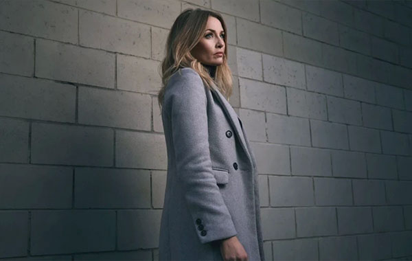 Shooting with ‘just’ One Light by Anthony Passant