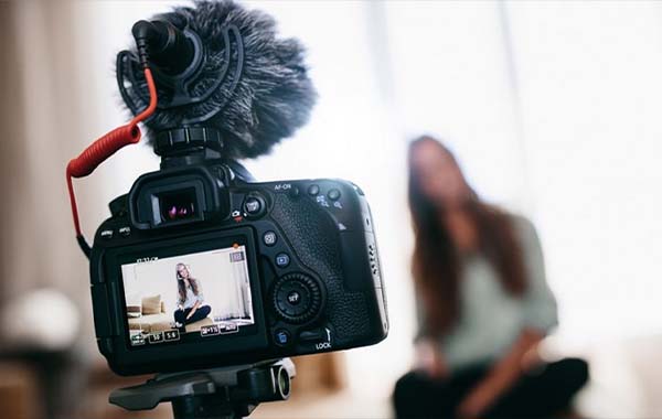 Vlogging for Beginners: Learn How to Create a Vlog