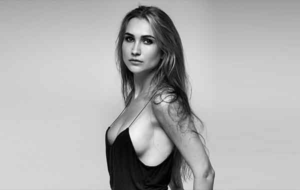 Ana Fashion by Peter Coulson