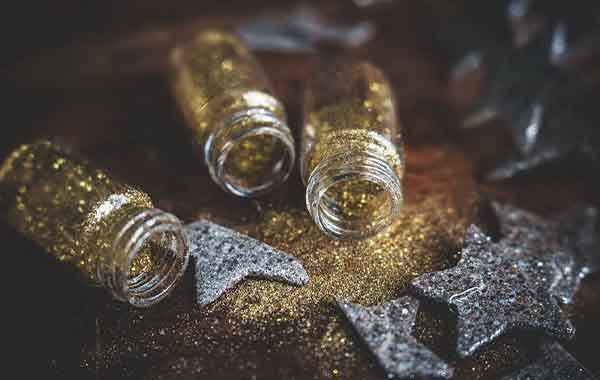 Still Life Photography: Using books to inspire your setups – The Star Merchant Set with DENISE LOVE