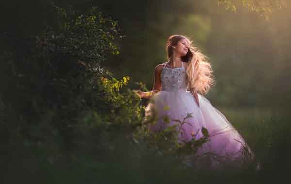 Meg Bitton Live – Overexposed to Outstanding