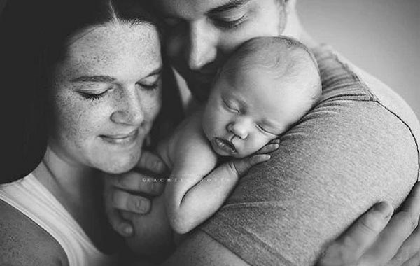 Parent Posing by Rachel Vanoven